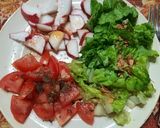 Foto del paso 2 de la receta: Bolitas de pescado y puré con ensalada