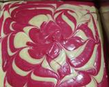 Kek Marble Strawberi