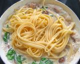 Foto langkah ke 5 dari resep Fettucini Carbonara Spinach Milky.