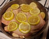 Foto del paso 3 de la receta: Pollito con salsa de higos al limón con guarnición de puré de papas