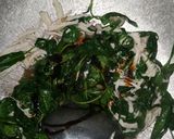 Foto langkah ke 2 dari resep Oseng Ayam Kangkung.