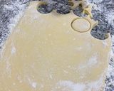 Foto del paso 7 de la receta: Alfajores de maicena caseros (con chocolinas)