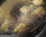 A picture of step 5 of Methi Pakoda.