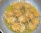 A picture of step 6 of Chakri phool.