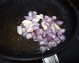 Foto langkah ke 2 dari resep Tumis T3 Tempe Teri Terong bumbu iris simple.