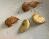 Foto del paso 3 de la receta: Bacalao skrei fresco en salsa de cebolla con tarrina de arroz integral