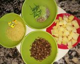 A picture of step 1 of Vermicelli chicken soup.