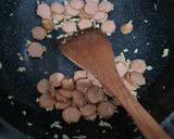 Foto langkah ke 3 dari resep Corn & sosis lada hitam.