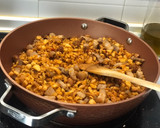 Foto del paso 6 de la receta: Sartén de migas con huevo frito 🍳