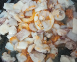 Foto del paso 2 de la receta: Fideuà negra de marisco
