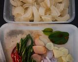 Foto langkah ke 1 dari resep Tumis Kulit Kecap Pedas.