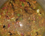 Foto del paso 2 de la receta: Volcán de arroz de cebolla con carnes, acompañado con aguacate