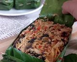 Foto langkah ke 8 dari resep Nasi Merah Bakar Tongkol.