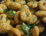 સૂજી બોલ્સ રેસીપી સ્ટેપ3ફોટો