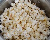 A picture of step 3 of Hot and Tasty POPCORN.