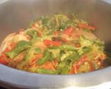 Foto del paso 6 de la receta: Pollo con verduras