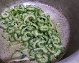 A picture of step 2 of Karela qeema.