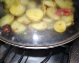 A picture of step 5 of Tawa aloo ki katliyan.