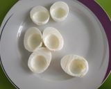 Foto del paso 2 de la receta: Huevos rellenos 🥚