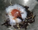 Foto langkah ke 3 dari resep 53. So'un goreng jamur kuping.