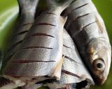 Foto langkah ke 1 dari resep Asem Asem Ikan Bandeng.