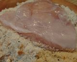 Foto del paso 2 de la receta: Pollo empanizado sin huevo