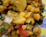 A picture of step 3 of Simple alu cholay ki chaat.