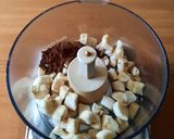 Foto del passaggio 4 della ricetta Finto gelato con banana congelata e cacao