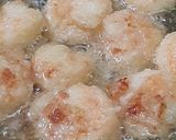 Foto langkah ke 2 dari resep Udang tepung pedaz asam manis.