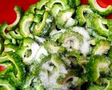 Foto langkah ke 3 dari resep Tumis Pare Ebi Anti Pahit.