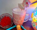 गुलाबी लस्सी विथ टूटी फ्रूटी आइसक्रीम(gulabi lassi with tutti frutti ice-cream recipe in Hindi) रेसिपी चरण 4 फोटो