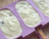 Foto langkah ke 2 dari resep Es Cream Yogurt isi Cookies Kacang Cokelat.