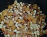 Foto del paso 3 de la receta: Estofado rápido de garbanzos, calabacín y espinaca