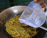 Foto langkah ke 4 dari resep Bunga Pepaya tumis tauco.