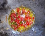A picture of step 3 of Egg Maggi.