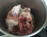 Foto del paso 2 de la receta: Caldo de pollo con verduras