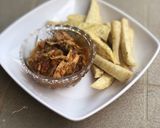 A picture of step 2 of Fried yam & shredded chicken soup🍽.