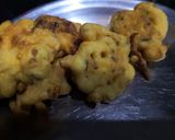 A picture of step 2 of Dehli style dahi phulki.