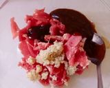 Foto langkah ke 1 dari resep Sapi Tahu Saus Lada Hitam.