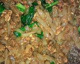 Foto langkah ke 6 dari resep Kwetiau Goreng Sederhana.