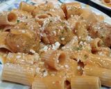 Foto del paso 5 de la receta: Albóndigas🧆 en salsa con pasta rigatoni🍝y queso 🧀