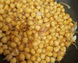 A picture of step 2 of Fried Chana Chaat.