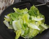 Foto langkah ke 4 dari resep Romaine Lettuce / Selada Tumis Goji Berry.