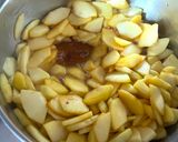 Foto del passaggio 3 della ricetta 124 • Sbriciolata ripiena di mele caramellate con crema leggera 🍎