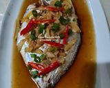 Foto langkah ke 6 dari resep Steam Ikan Saus Hongkong.