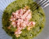 Foto del paso 1 de la receta: Tortilla de atún con pasta de cilantro, jengibre, ajos y queso