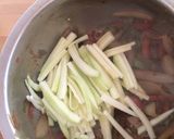 Foto del paso 5 de la receta: Salteado de pollo con brotes de soja