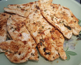 Foto del paso 2 de la receta: Pollo a la plancha extra jugoso