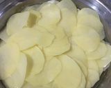 Hình bước làm 1 của món Khoai tây lắc phô mai