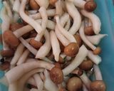 Foto langkah ke 1 dari resep Jamur Shimeji Goreng Cabe Garam.
